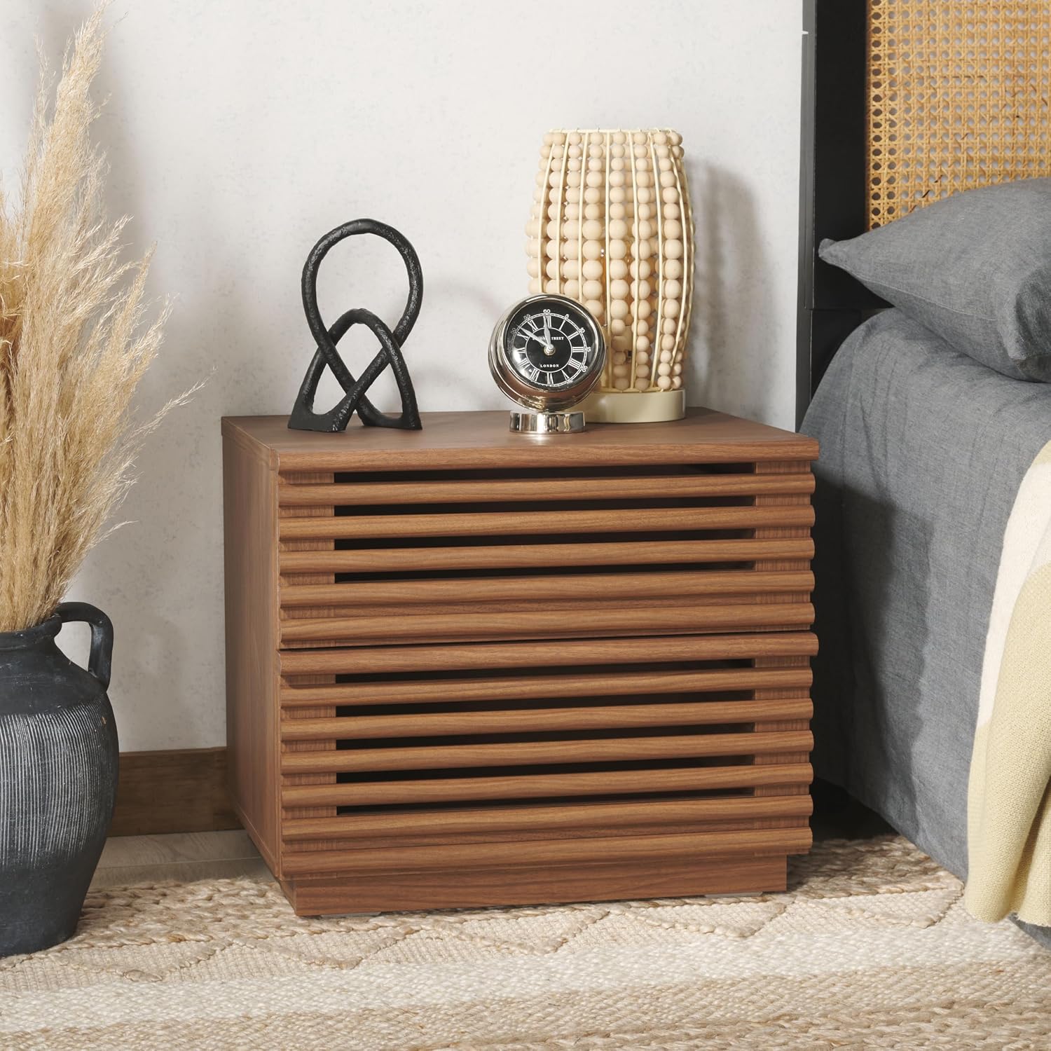 โต๊ะข้างเตียง Averi สีวอลนัทเข - Solid Wood Nightstand 2 Drawers บทวิจารณ์และราคา